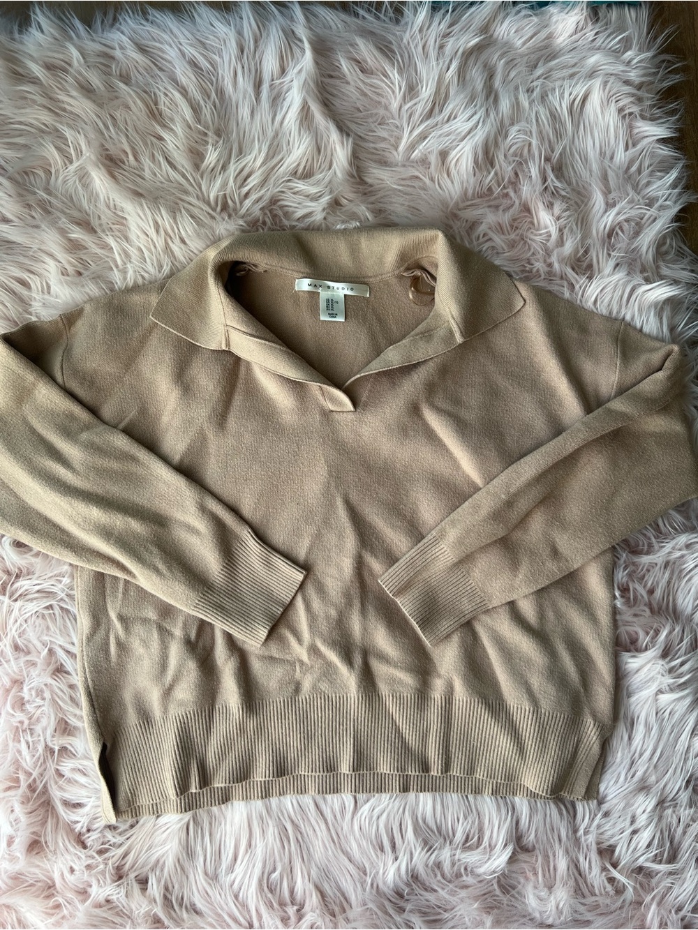 Max Studio Beige Collared V-Neck Sweater XL